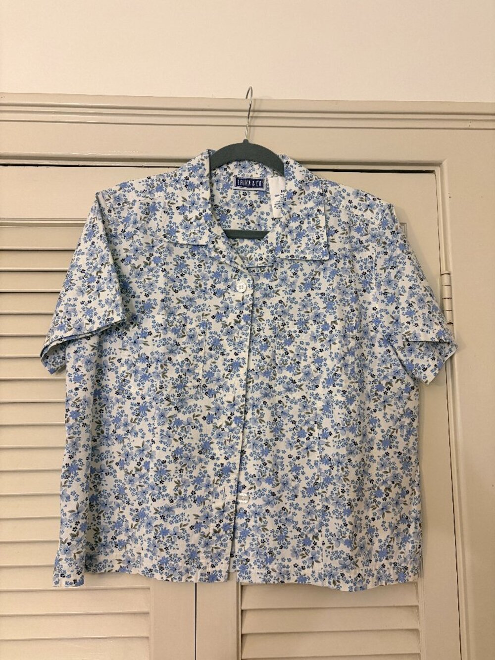Vintage Erika & Co. Floral button-down top